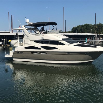 2008 Cruisers Yachts 395 Motor Yacht